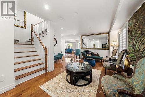 1002 Oaktree Crescent, Newmarket, ON 