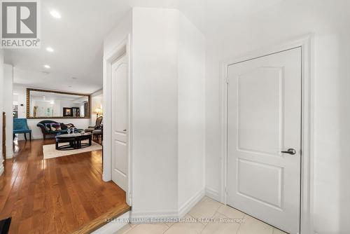 1002 Oaktree Crescent, Newmarket, ON 