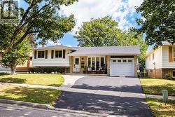 2037 MOUNTAIN GROVE AVENUE  Burlington, ON L7P 2H8