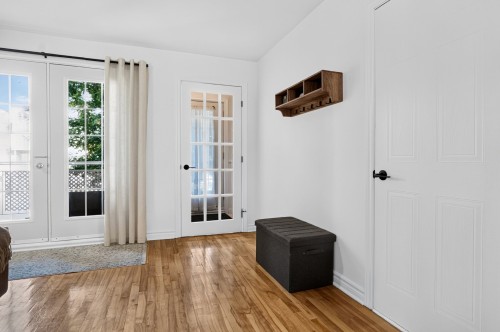 Hall d'entrée/Vestibule - 16096 Rue Forsyth, Montréal (Rivière-Des-Prairies/Pointe-Aux-Trembles), QC 