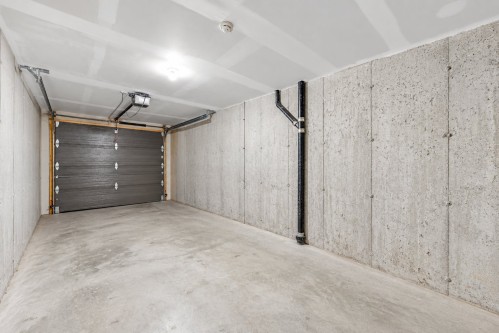 Garage - 3-8135 Rue De Londres, Brossard, QC 