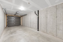 Garage - 
