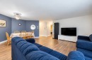 Salon - 3-8135 Rue De Londres, Brossard, QC 