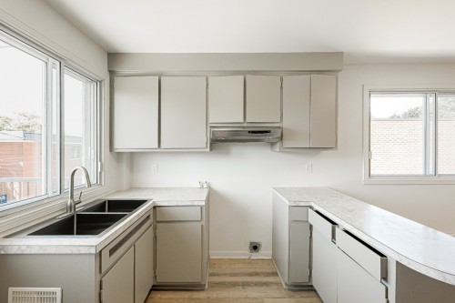 8120 Rue Comtois , Montréal (Saint-Léonard), QC H1P 2N7 2
