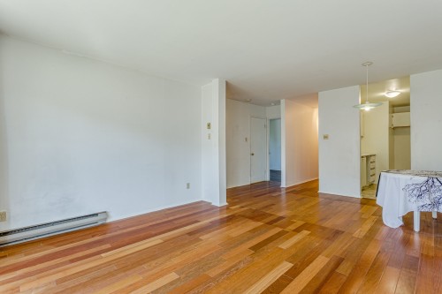 Salon - 1950 Rue St-Jacques, Montréal (Le Sud-Ouest), QC 