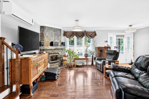 Salon - 8  - 8A Rue Du Joli-Bourg, Sainte-Marguerite-Du-Lac-Masson, QC 