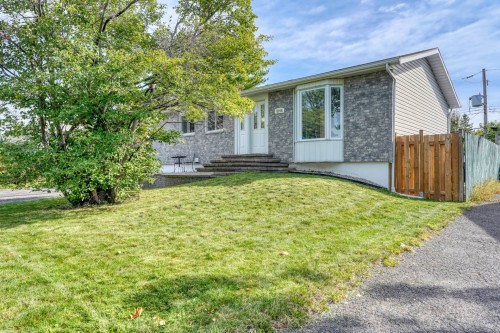 Façade - 6205 Rue Poitras, Brossard, QC 