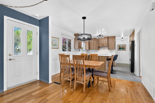 Salle à manger - 6205 Rue Poitras, Brossard, QC 
