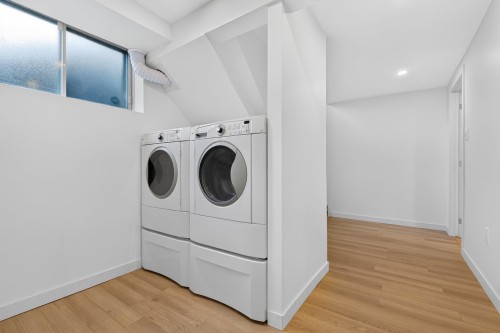 Salle de lavage - 6205 Rue Poitras, Brossard, QC 