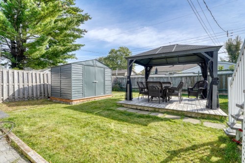Jardin - 6205 Rue Poitras, Brossard, QC 