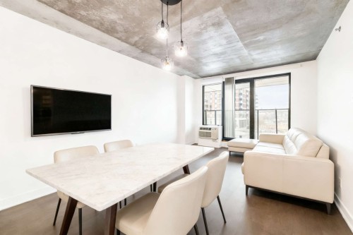 Salon - 307-1375 Rue Des Bassins, Montréal (Le Sud-Ouest), QC 