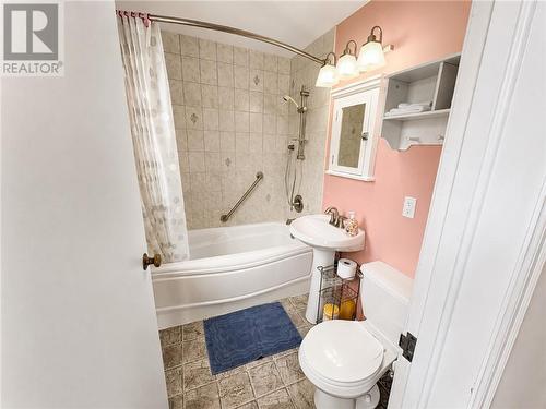 107 Lindsley Street, Greater Sudbury, ON 