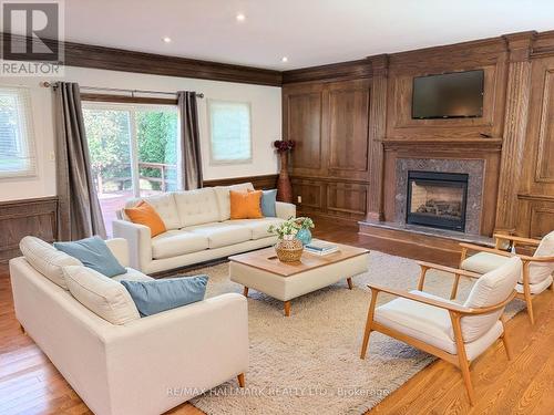 11 Sleepy Hollow Lane, Whitchurch-Stouffville, ON 