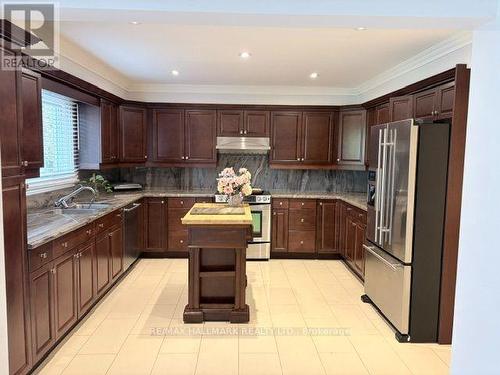 11 Sleepy Hollow Lane, Whitchurch-Stouffville, ON 