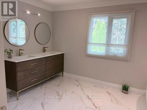 11 Sleepy Hollow Lane, Whitchurch-Stouffville, ON 