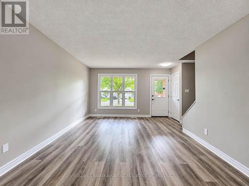 Living Room - 112 Northgate Drive, Welland (N. Welland), ON 