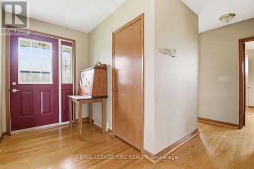 front door entry with closet - 53 Pearson Road, Welland (Cooks Mills), ON 