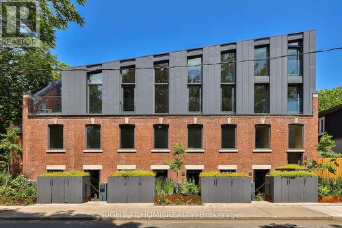 Penthouse 2 - 225 Brunswick Avenue, Toronto, ON 