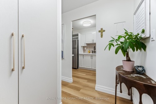 1203-2263 Marine Drive, Oakville, ON 