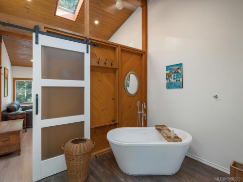 1371 Hooley Rd, Quadra Island, BC 