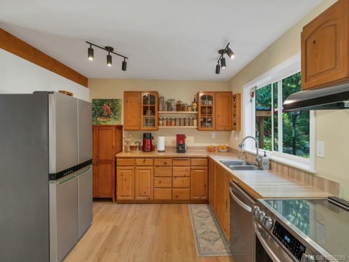 1371 Hooley Rd, Quadra Island, BC 