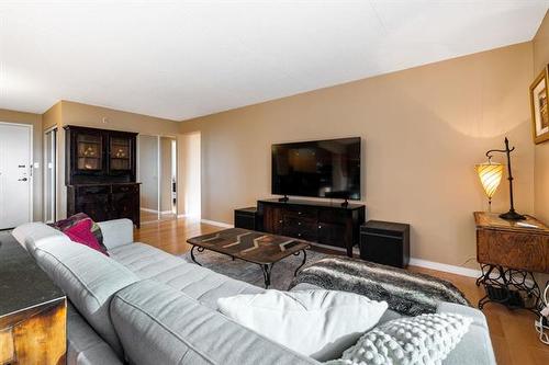 102-916 Cloutier Dr, Winnipeg, MB 