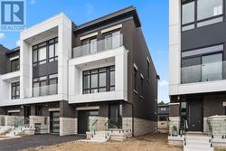 335 HELEN LAWSON LANE Oakville (Oo Old Oakville), ON L6J 0G3