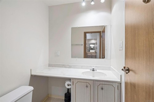 #206-1745 Leighton Rd, Victoria, BC 