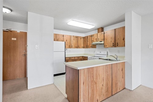 #206-1745 Leighton Rd, Victoria, BC 