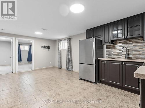 4 HISEY [BASEMENT] CRESCENT , Toronto, Ontario M3N 1V1 3