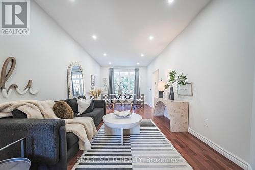82 Ballymore Drive, Aurora, ON 