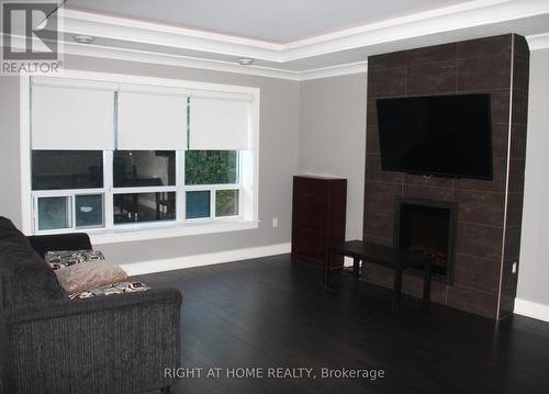 Family room - 202 - 340 Sugarcreek Trail, London North, ON 