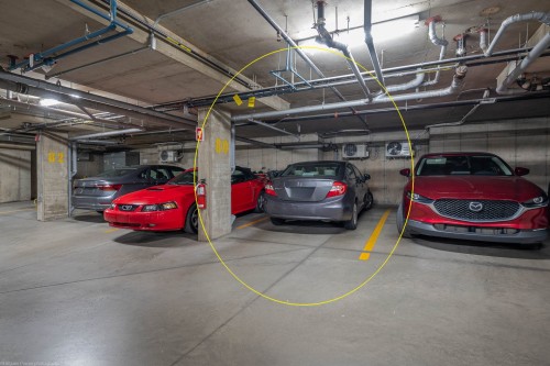 Garage - 406-7255 Rue De Lunan, Brossard, QC 