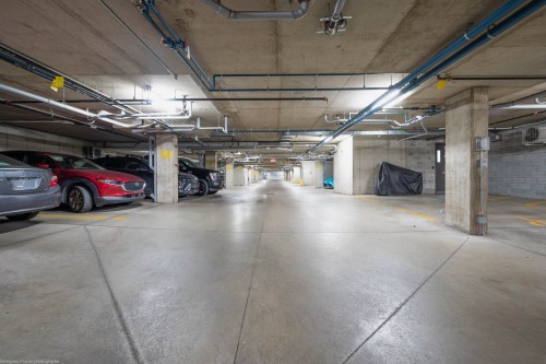 Garage - 406-7255 Rue De Lunan, Brossard, QC 