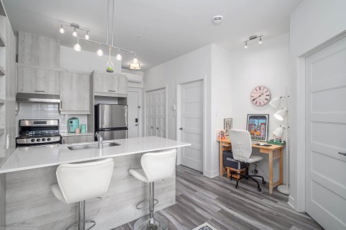 Mud Room - 406-7255 Rue De Lunan, Brossard, QC 