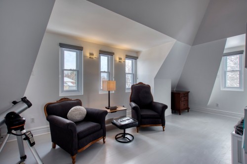 Boudoir - 110 Rue Notre-Dame, Oka, QC 