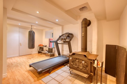 Salle familiale - 110 Rue Notre-Dame, Oka, QC 