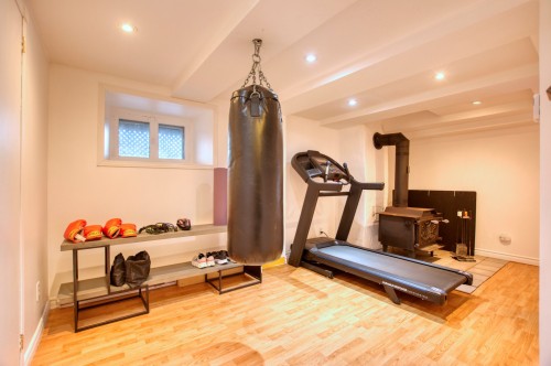 Salle familiale - 110 Rue Notre-Dame, Oka, QC 