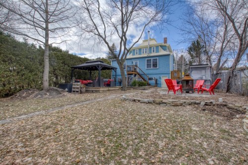 Cour - 110 Rue Notre-Dame, Oka, QC 