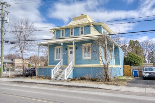 Façade - 110 Rue Notre-Dame, Oka, QC 