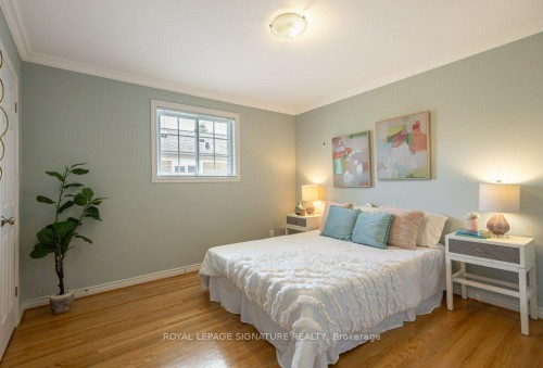 7 Paulander Avenue, Toronto, ON 