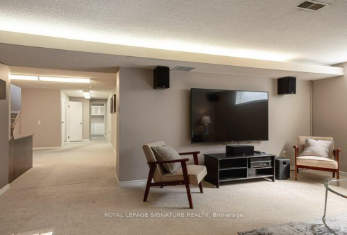 7 Paulander Avenue, Toronto, ON 