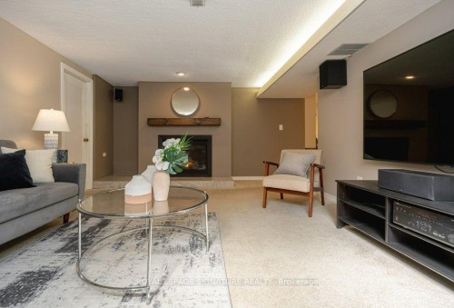 7 Paulander Avenue, Toronto, ON 