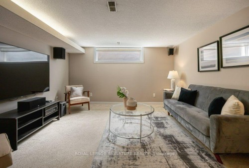 7 Paulander Avenue, Toronto, ON 