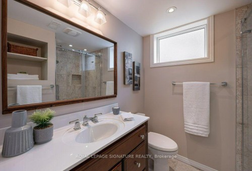 7 Paulander Avenue, Toronto, ON 