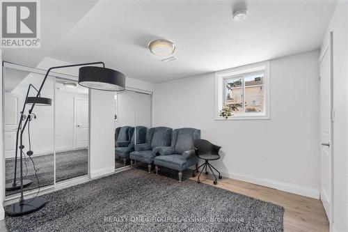 355 CARRUTHERS AVENUE , Newmarket, Ontario L3X 2B7 4