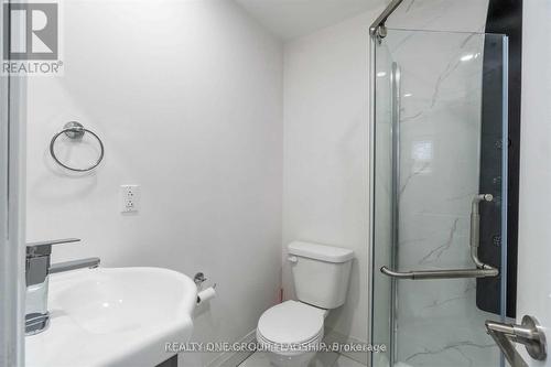 355 CARRUTHERS AVENUE , Newmarket, Ontario L3X 2B7 5