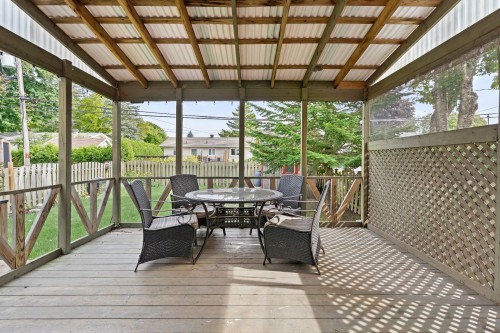 Terrasse - 4328 Av. Des Fauvettes, Québec (Charlesbourg), QC 