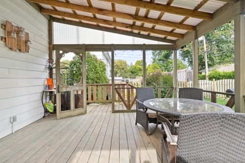 Terrasse - 4328 Av. Des Fauvettes, Québec (Charlesbourg), QC 