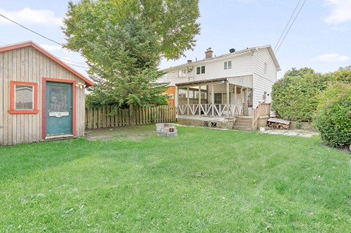Cour - 4328 Av. Des Fauvettes, Québec (Charlesbourg), QC 
